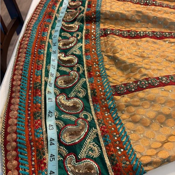 Elegant Gold and Green Embroidered Skirt - Picture 3 of 7